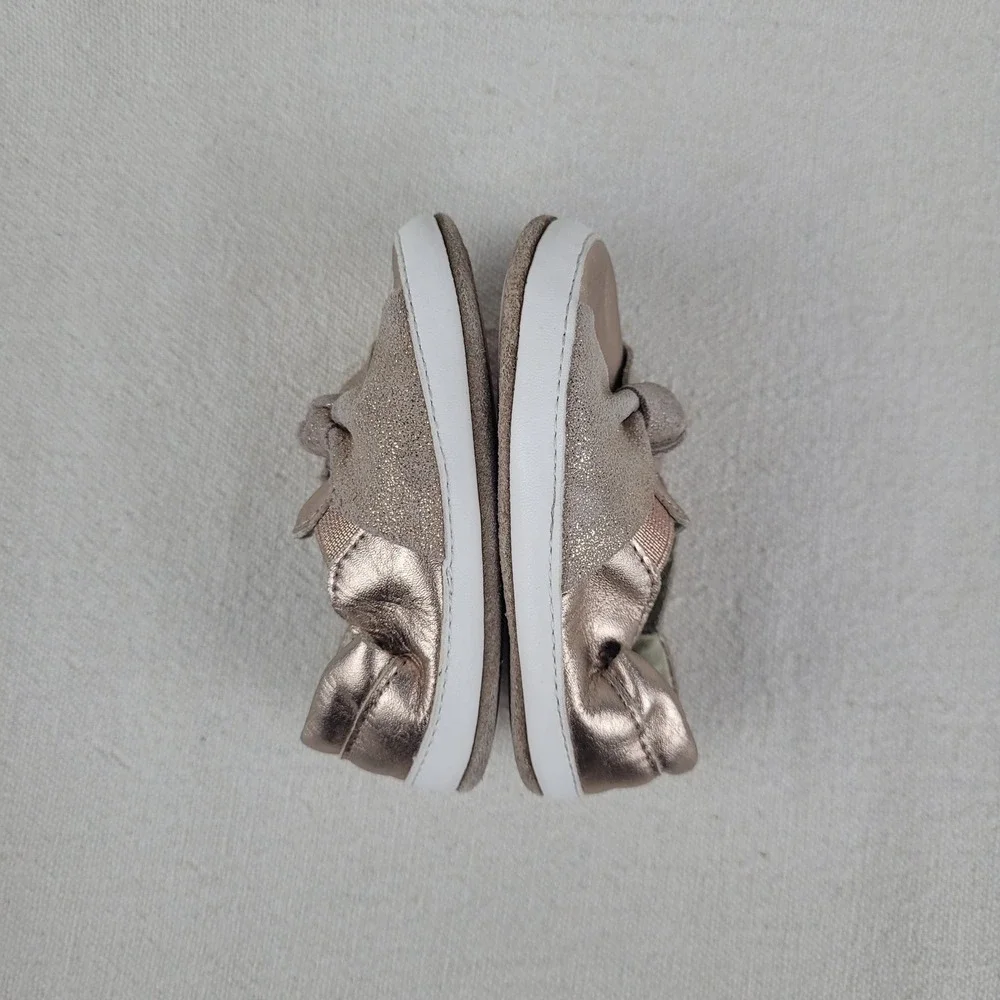 Robeez First Kicks Rose‎ Gold Metallic Bow Soft Sole Baby Shoes Size 9-12 Months